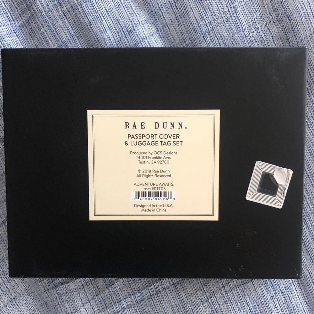 NEW RAE DUNN PASSPORT LUGGAGE TAG SET
NEW IN BOX - Picture 2 of 5